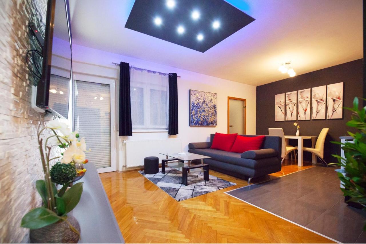 Apartman Aurelius - Private Parking Όσιγιεκ Εξωτερικό φωτογραφία