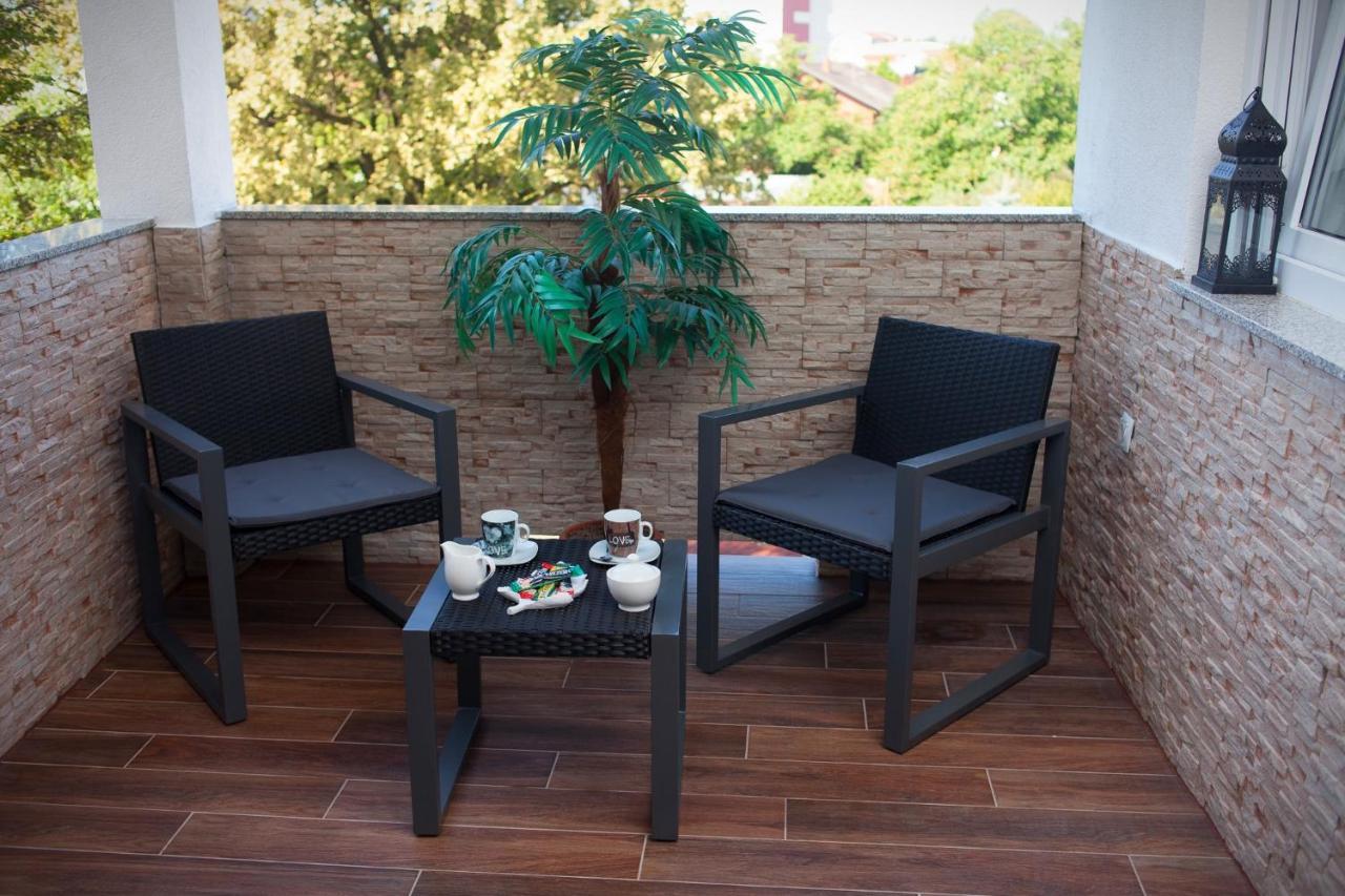 Apartman Aurelius - Private Parking Όσιγιεκ Εξωτερικό φωτογραφία